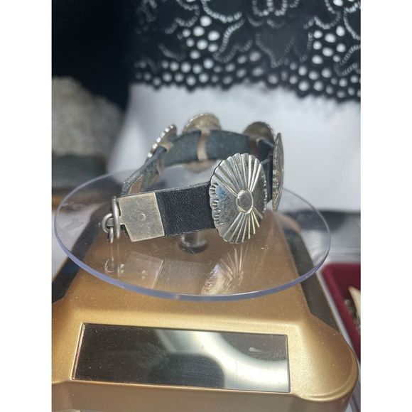 7” vintage sterling silver concho bracelet - Picture 5 of 5